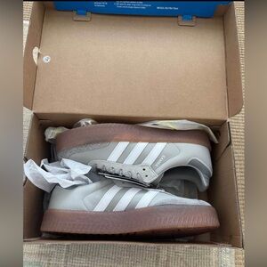 ❌SOLD❌Adidas Samba Women's Sneakers - Gray and White
